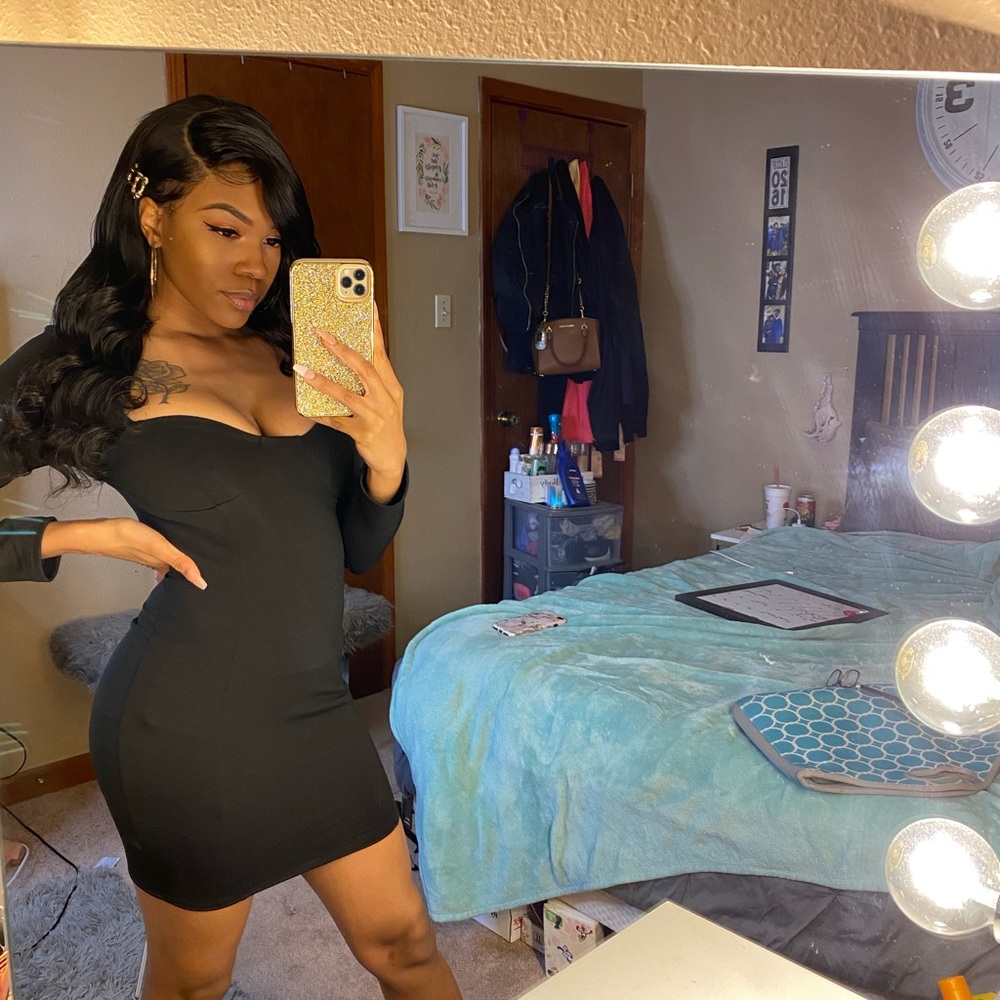 Black bodycon dress
